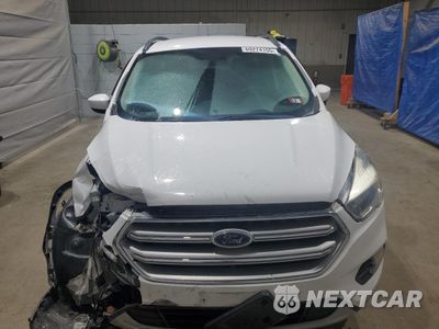 Piąte zdjęcie samochodu w środku: 2017 FORD ESCAPE SE VIN:1FMCU9GD8HUC05547 - miniatura
