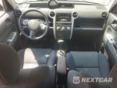 Zdjęcie 8 z 13 samochodu: 2006 TOYOTA SCION XB VIN:JTLKT324064064711 - miniatura