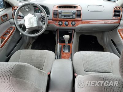 Zdjęcie 8 z 12 samochodu: 2004 TOYOTA CAMRY LE VIN:4T1BE32K84U296969 - miniatura
