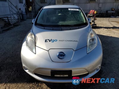 Piąte zdjęcie samochodu w środku: 2016 NISSAN LEAF SV VIN:1N4BZ0CP6GC307209 - miniatura