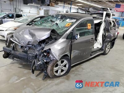 2016 TOYOTA SIENNA LE 5TDKK3DC8GS730612 - główne zdjęcie licytacji z USA - miniatura