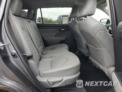 Zdjęcie 11 z 16 samochodu: 2021 TOYOTA HIGHLANDER XLE VIN:5TDHZRBH3MS069705 - miniatura