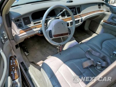 Zdjęcie 8 z 14 samochodu: 1996 LINCOLN TOWN CAR EXECUTIVE VIN:1LNLM81WXTY672992 - miniatura
