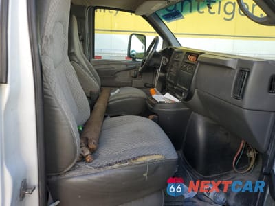 Zdjęcie 11 z 13 samochodu: 2007 GMC SAVANA CUTAWAY G3500 VIN:1GDJG31U371175393 - miniatura