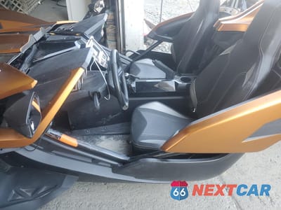 Zdjęcie 7 z 14 samochodu: 2019 POLARIS SLINGSHOT SLR VIN:57XAARFA5K8131894 - miniatura