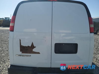 Zdjęcie 10 z 15 samochodu: 2008 CHEV EXPRESS CARGO 1500 1 VIN:1GCFG15XX81162032 - miniatura