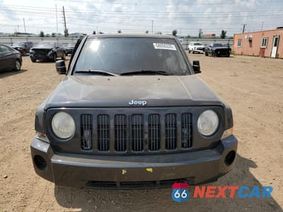 Piąte zdjęcie samochodu w środku: 2008 JEEP PATRIOT SPORT VIN:1J8FT28078D799130 - miniatura