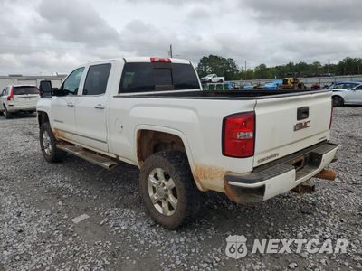 Trzecie zdjęcie samochodu z tyłu: 2016 GMC SIERRA K2500 DENALI VIN:1GT12UE8XGF123820 - miniatura