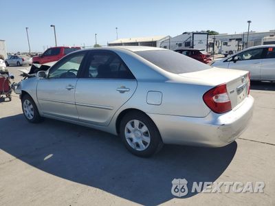 Drugie zdjęcie samochodu z przodu: 2002 TOYOTA CAMRY LE VIN:JTDBE32K420127184 - miniatura