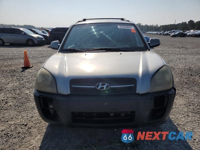 Piąte zdjęcie samochodu w środku: 2005 HYUNDAI TUCSON GLS VIN:KM8JN72D05U139135 - miniatura