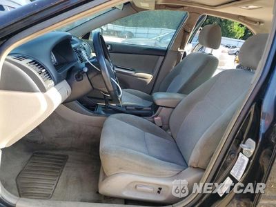 Zdjęcie 7 z 12 samochodu: 2002 TOYOTA CAMRY LE VIN:4T1BE32K62U002580 - miniatura