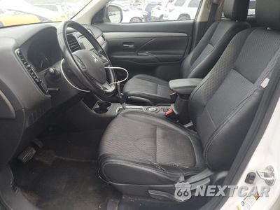 Zdjęcie 7 z 15 samochodu: 2015 MITSUBISHI OUTLANDER SE VIN:JA4AZ3A39FZ004356 - miniatura