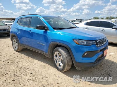 Czwarte zdjęcie samochodu z boku: 2024 JEEP COMPASS LATITUDE VIN:3C4NJDBN0RT584936 - miniatura