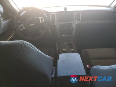 Zdjęcie 8 z 13 samochodu: 2008 JEEP GRAND CHEROKEE LAREDO VIN:1J8GR48K78C226038 - miniatura