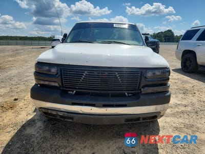 Piąte zdjęcie samochodu w środku: 2002 CHEVROLET SILVERADO C2500 HEAVY DUTY VIN:1GCHC23U12F181243 - miniatura