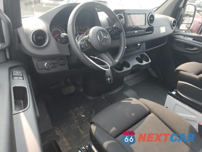 Zdjęcie 8 z 12 samochodu: 2025 MERCEDES-BENZ SPRINTER 2500 VIN:W1Y4KBHY7ST200548 - miniatura