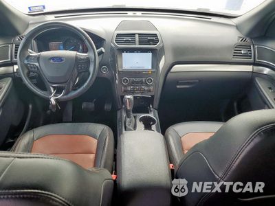 Zdjęcie 8 z 14 samochodu: 2019 FORD EXPLORER XLT VIN:1FM5K7D84KGB07390 - miniatura