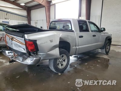 Trzecie zdjęcie samochodu z tyłu: 2005 DODGE DAKOTA QUAD SLT VIN:1D7HW48N15S236568 - miniatura