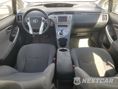 Zdjęcie 8 z 14 samochodu: 2013 TOYOTA PRIUS VIN:JTDKN3DU9D5565526 - miniatura