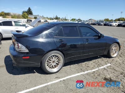 Trzecie zdjęcie samochodu z tyłu: 2001 LEXUS IS 300 VIN:JTHBD182810010154 - miniatura