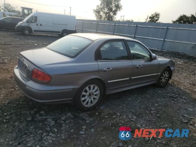 Trzecie zdjęcie samochodu z tyłu: 2005 HYUNDAI SONATA GLS VIN:KMHWF35H35A114726 - miniatura