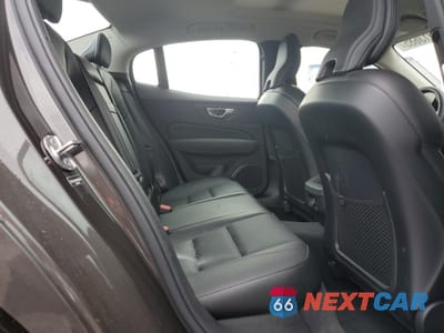 Zdjęcie 10 z 13 samochodu: 2025 VOLVO S60 CORE VIN:7JRL12GJ4SG365975 - miniatura