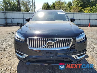 Piąte zdjęcie samochodu w środku: 2025 VOLVO XC90 PLUS VIN:YV4H60PE3S1330633 - miniatura