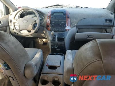 Zdjęcie 8 z 13 samochodu: 2010 TOYOTA SIENNA XLE VIN:5TDDK4CC1AS030664 - miniatura