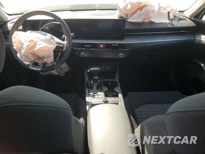 Zdjęcie 8 z 12 samochodu: 2025 KIA K5 LXS VIN:KNAG24J7XS5369415 - miniatura