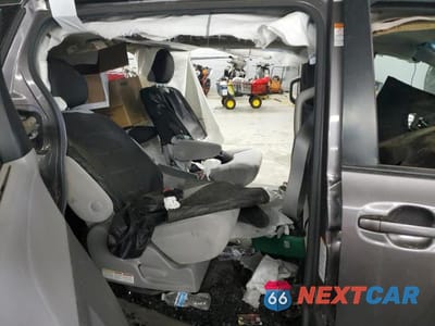 Zdjęcie 11 z 14 samochodu: 2016 TOYOTA SIENNA LE VIN:5TDKK3DC8GS730612 - miniatura