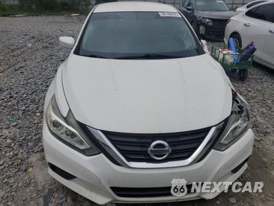Piąte zdjęcie samochodu w środku: 2017 NISSAN ALTIMA 2.5 VIN:1N4AL3AP8HC241880 - miniatura