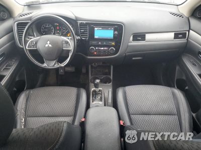 Zdjęcie 8 z 15 samochodu: 2015 MITSUBISHI OUTLANDER SE VIN:JA4AZ3A39FZ004356 - miniatura