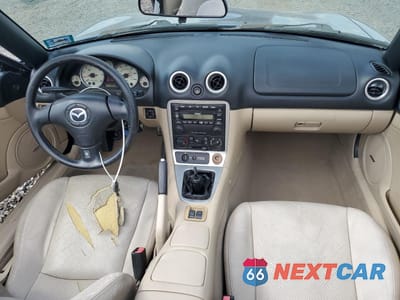 Zdjęcie 8 z 14 samochodu: 2003 MAZDA MX-5 MIATA BASE VIN:JM1NB353X30303215 - miniatura