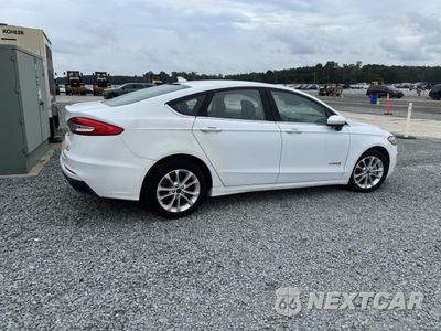 Trzecie zdjęcie samochodu z tyłu: 2019 FORD FUSION SE VIN:3FA6P0LU3KR285127 - miniatura