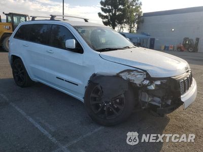 Czwarte zdjęcie samochodu z boku: 2018 JEEP GRAND CHEROKEE LAREDO VIN:1C4RJEAG7JC181689 - miniatura