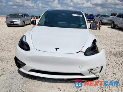 Piąte zdjęcie samochodu w środku: 2024 TESLA MODEL Y VIN:7SAYGDEF6RA267029 - miniatura