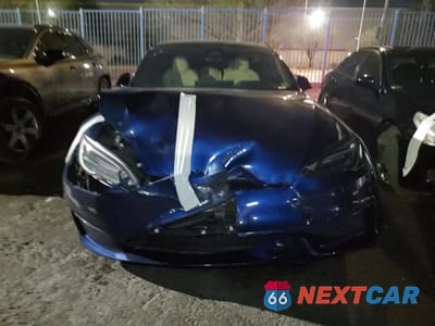 Piąte zdjęcie samochodu w środku: 2021 TESLA MODEL S VIN:5YJSA1E52MF453771 - miniatura