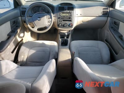 Zdjęcie 8 z 12 samochodu: 2006 KIA SPECTRA LX VIN:KNAFE121165239573 - miniatura
