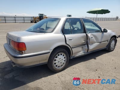 Trzecie zdjęcie samochodu z tyłu: 1992 HONDA ACCORD EX VIN:JHMCB7679NC047536 - miniatura