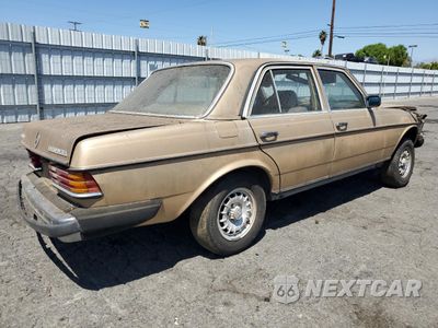 Trzecie zdjęcie samochodu z tyłu: 1984 MERCEDES-BENZ 300 DT VIN:WDBAB33A1EA068120 - miniatura