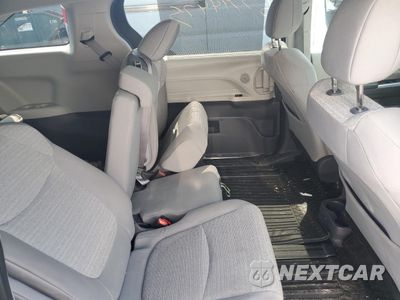 Zdjęcie 11 z 13 samochodu: 2021 TOYOTA SIENNA LE VIN:5TDKRKEC2MS046638 - miniatura