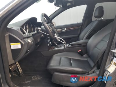 Zdjęcie 7 z 12 samochodu: 2013 MERCEDES-BENZ C 250 VIN:WDDGF4HB5DA763325 - miniatura