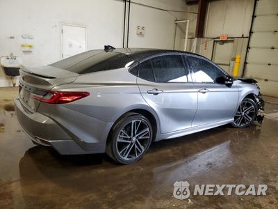 Trzecie zdjęcie samochodu z tyłu: 2025 TOYOTA CAMRY XSE VIN:4T1DBADK2SU504666 - miniatura