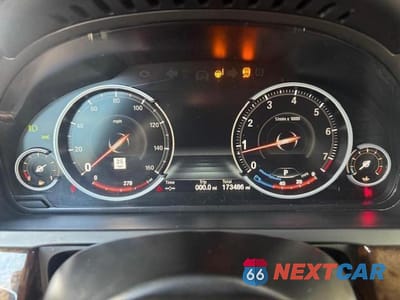 Zdjęcie 9 z 15 samochodu: 2015 BMW 750 XI VIN:WBAYB6C5XFD965910 - miniatura