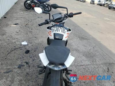 Zdjęcie 6 z 9 samochodu: 2018 KTM 390 DUKE VIN:MD2JPJ405JC253289 - miniatura