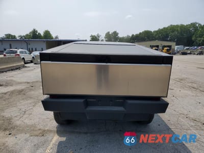 Zdjęcie 6 z 12 samochodu: 2024 TESLA CYBERTRUCK VIN:7G2CEHED4RA012413 - miniatura
