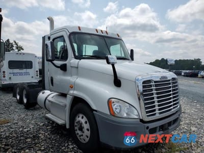 2016 FREIGHTLINER CASCADIA 1 - TRUCKS 1FUGGEDV2GLHB3950 - główne zdjęcie licytacji z USA - miniatura