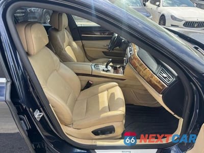 Zdjęcie 7 z 15 samochodu: 2015 BMW 750 XI VIN:WBAYB6C5XFD965910 - miniatura
