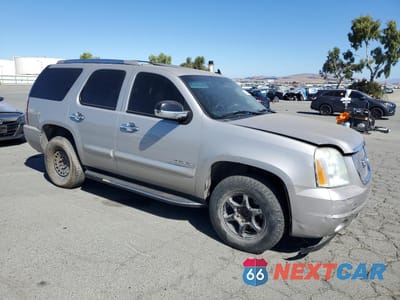 Czwarte zdjęcie samochodu z boku: 2007 GMC YUKON DENALI VIN:1GKFK63817J138292 - miniatura