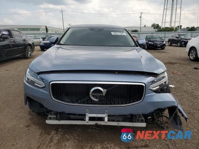 Piąte zdjęcie samochodu w środku: 2017 VOLVO S90 T6 MOMENTUM VIN:YV1A22MK2H1014956 - miniatura